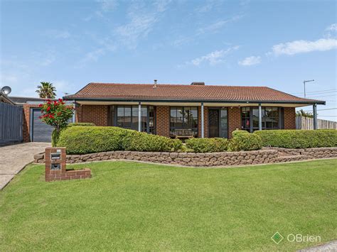 3 dior court cranbourne west vic|2 Dior Court, Cranbourne West VIC 3977 .